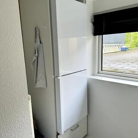 Hyggelig Kaelderlejlighed *